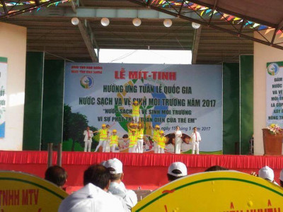 Tham dự "Lễ mít-tinh hưởng ứng tuần lễ quốc gia nước sạch và vệ sinh môi trường năm 2017"