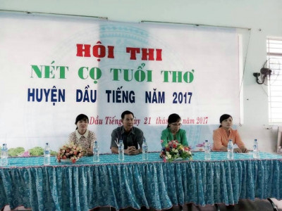 Bé tham gia hội thi "Nét cọ tuổi thơ năm 2017"